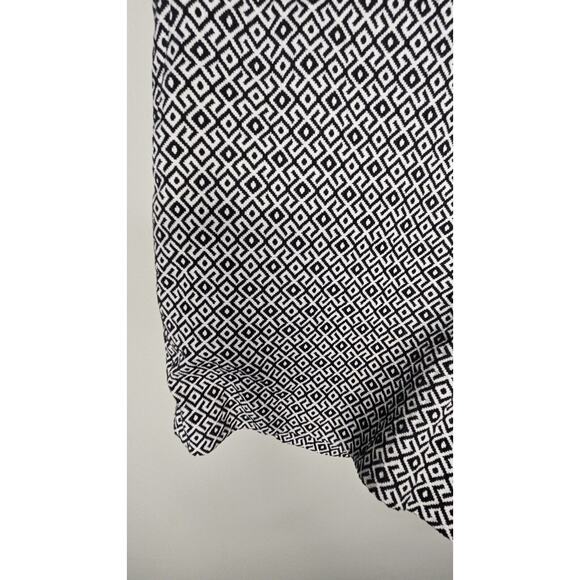 Banana Republic Women's Sz 4 Hampton Short Black/White Textured Diamond Shorts - Picture 3 of 9